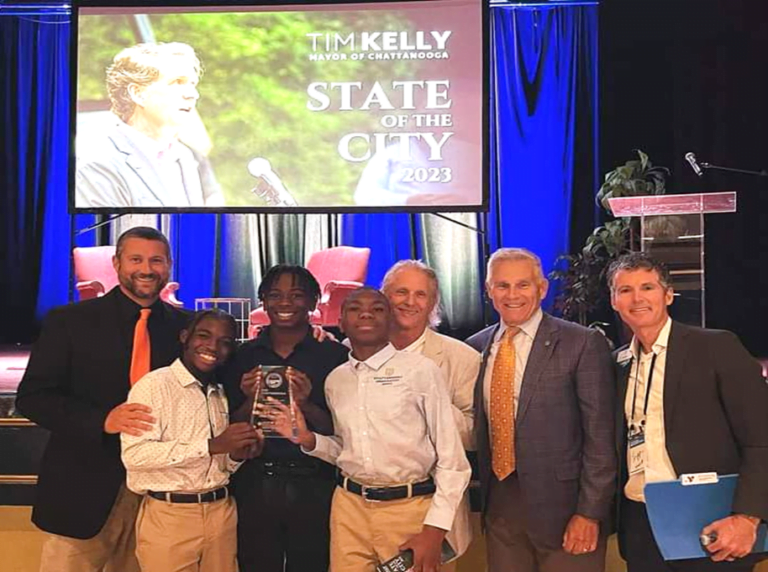 Mayor Tim Kelly Presents Inaugural One Chattanooga Awards