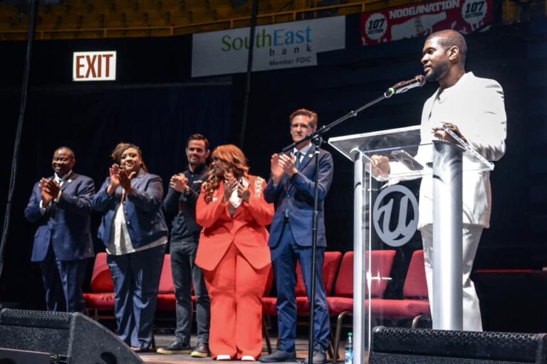 Chattanooga Goes ‘Yeah Yeah Yeah’ as Usher Returns Home, Receives Key to the City